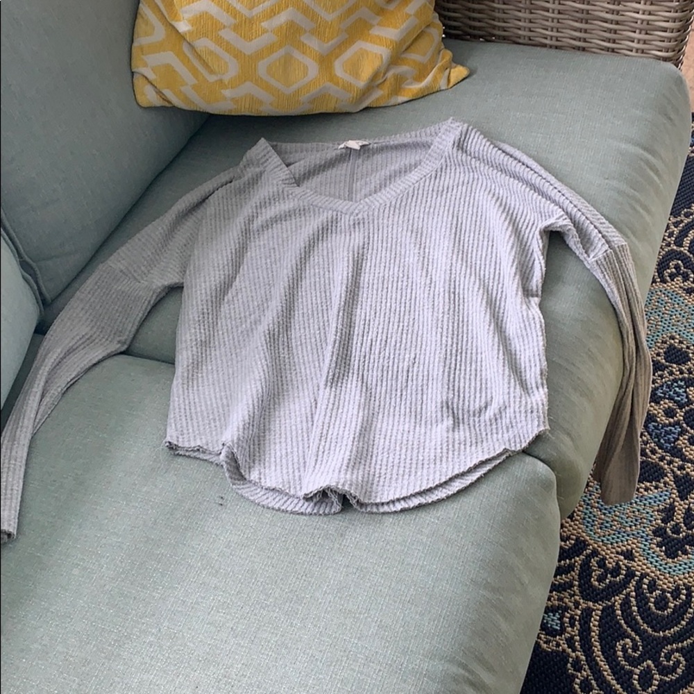 WOMENS XS GRAY THIN SWEATER
